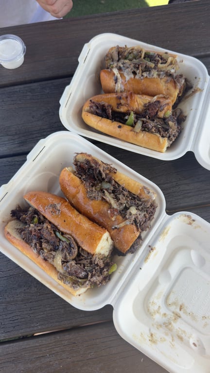 what kind of cheese belongs on a cheesesteak 