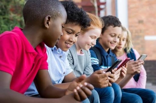 Should Young Kids and Children have cell phones?
