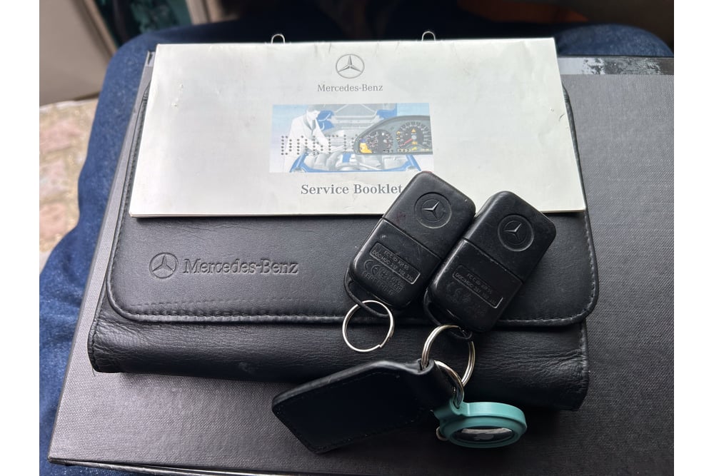 1997 MERCEDES-BENZ (R129) SL320