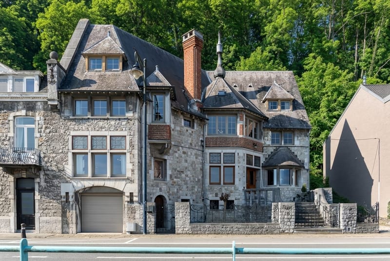 Wépion - Manoir Belle Époque rénové en bord de Meuse — photo 1