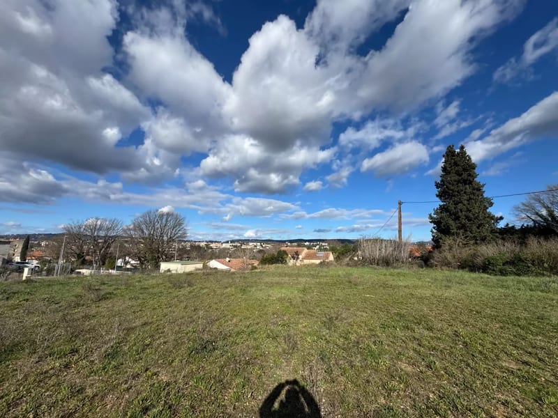 Terrain constructible viabilisé à vendre — photo 2
