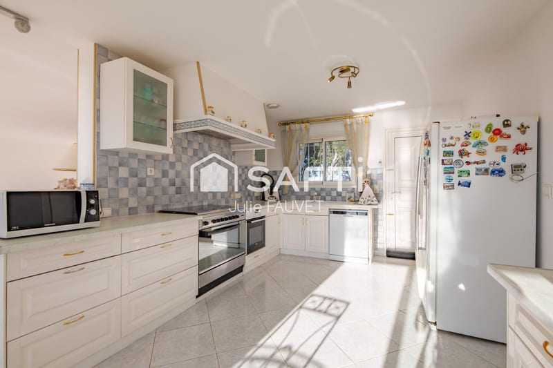 Maison à vendre à Saint-Raphaël de 250m² — photo 7