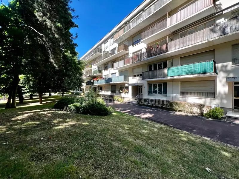 Appartement 3 pièces LE PLESSIS BOUCHARD (95) parking et balcon — photo 2