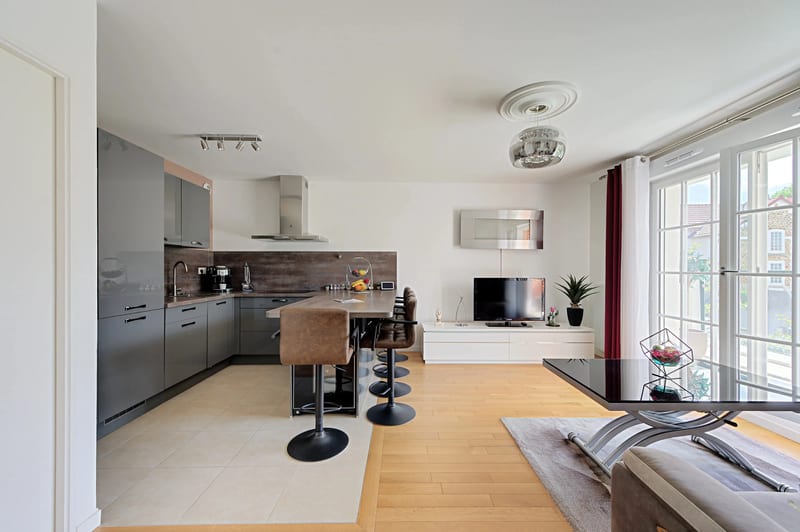 GARCHES APPARTEMENT AVEC BALCON AU SEIN D'UNE RÉSIDENCE RÉCENTE - photo 1