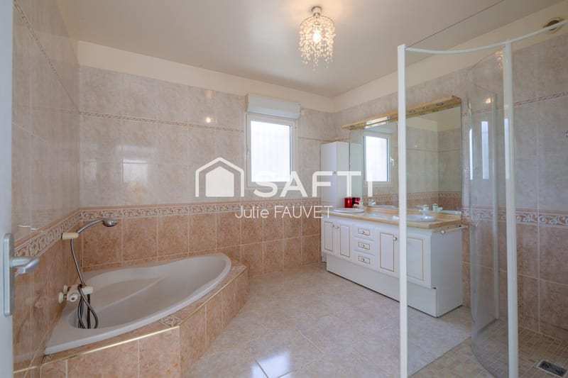 Maison à vendre à Saint-Raphaël de 250m² — photo 9