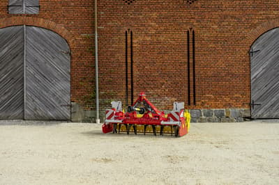 Power harrow PÖTTINGER LION CLASSIC
