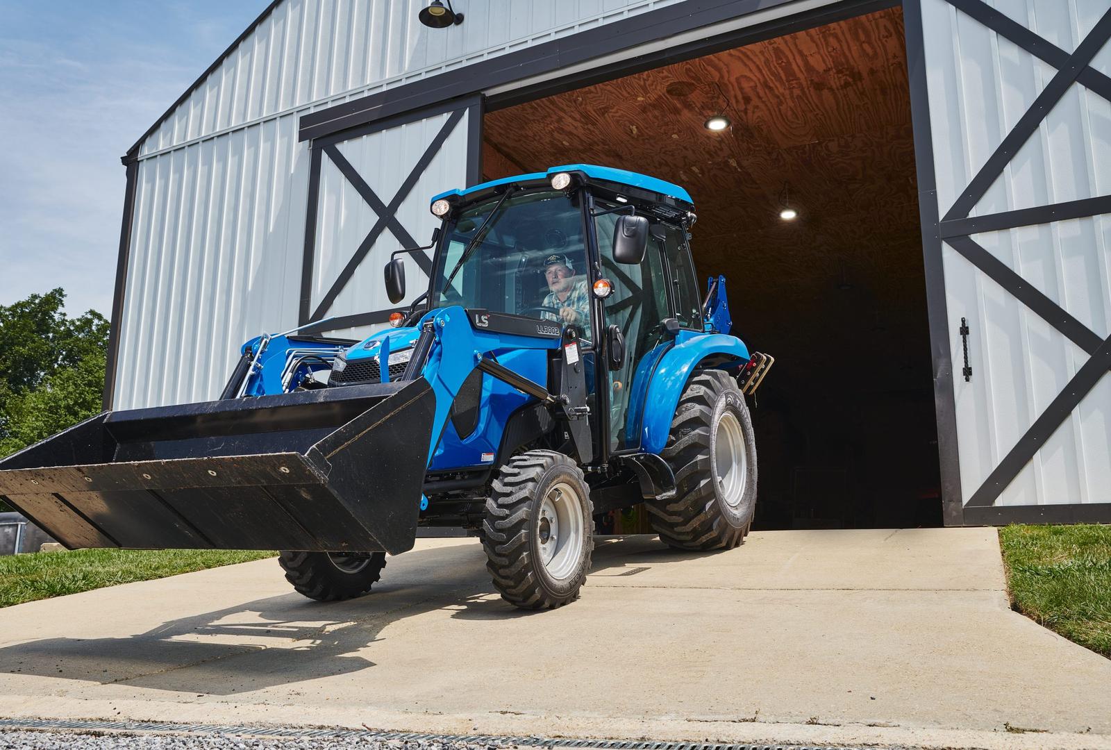 Компактний трактор LS Tractor MT226HC