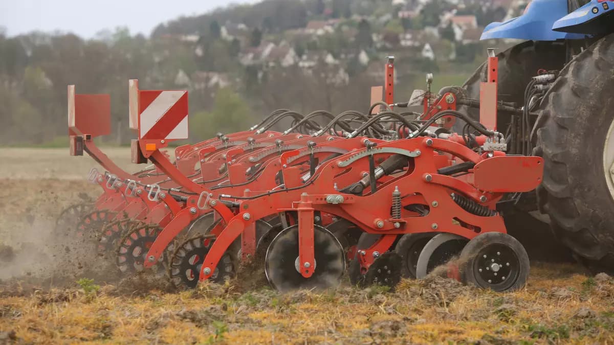 Cultivator KUHN STRIGER 100