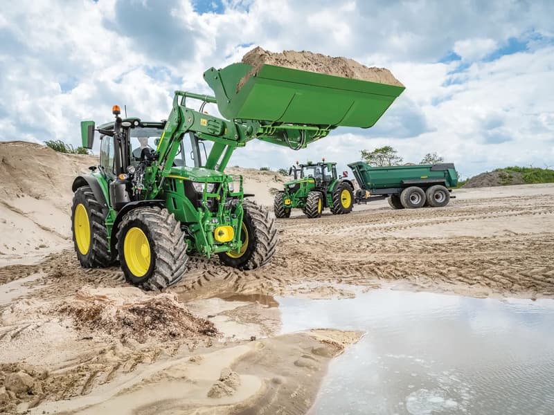 Фронтальний навантажувач John Deere 643R