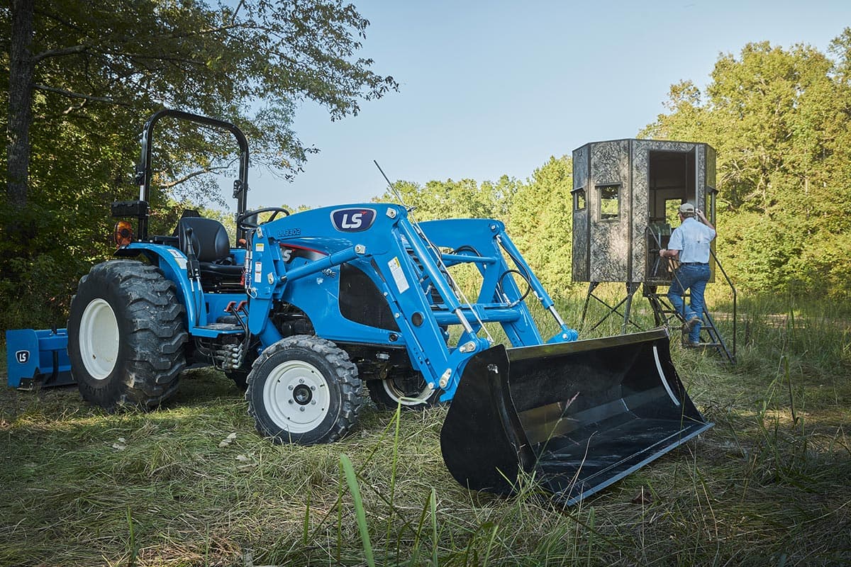 Компактний трактор LS Tractor MT347/H/HC/C