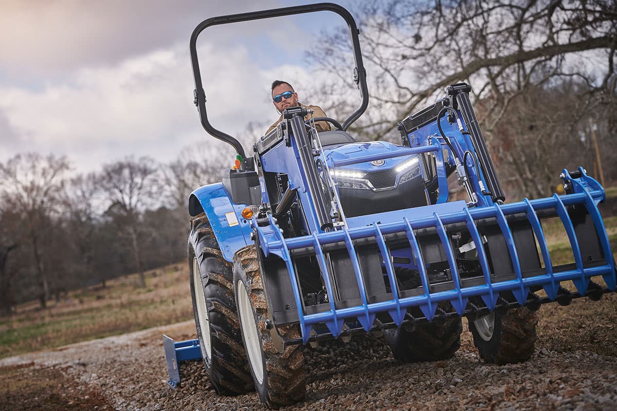 Універсальний трактор LS Tractor MT463