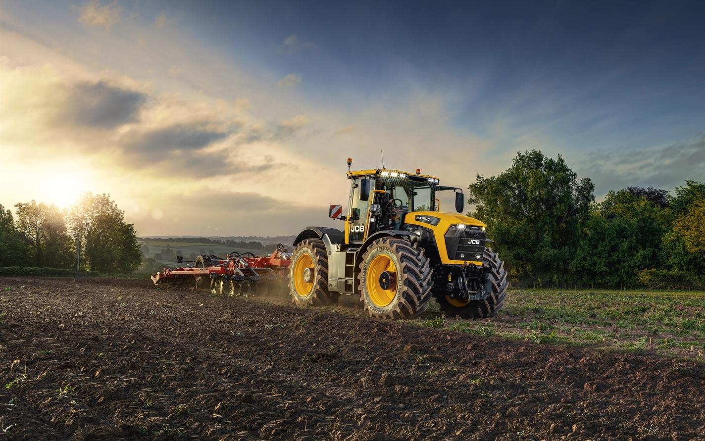 Просапний трактор JCB Fastrac 6260