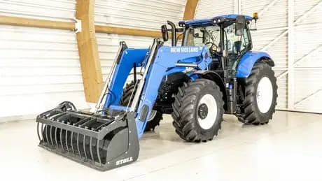 Фронтальний навантажувач New Holland 735LA