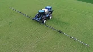 Self-Propelled sprayer New Holland SP410F