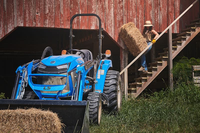 Compact tractor LS Tractor MT226E