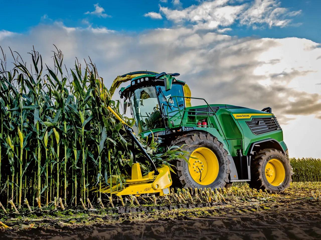 Кормозбиральний комбайн John Deere F8 100