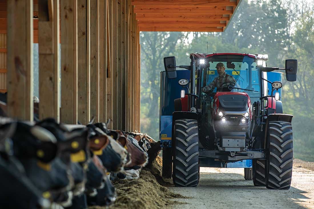 Универсальный трактор Case IH Farmall Utility 100C