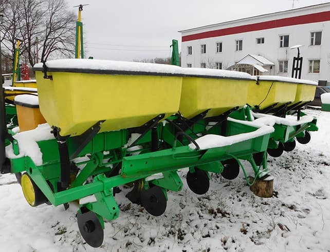 Сівалка точного висіву John Deere 7000