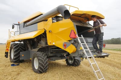 Combine harvester Sampo Rosenlew Comia C12