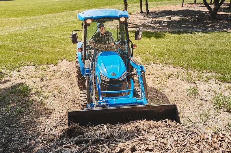 Compact tractor LS Tractor MT242HEC