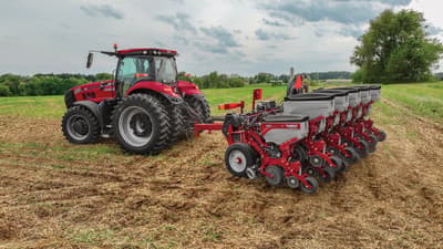 Precision planter Case IH 2120 Rigid Trailing