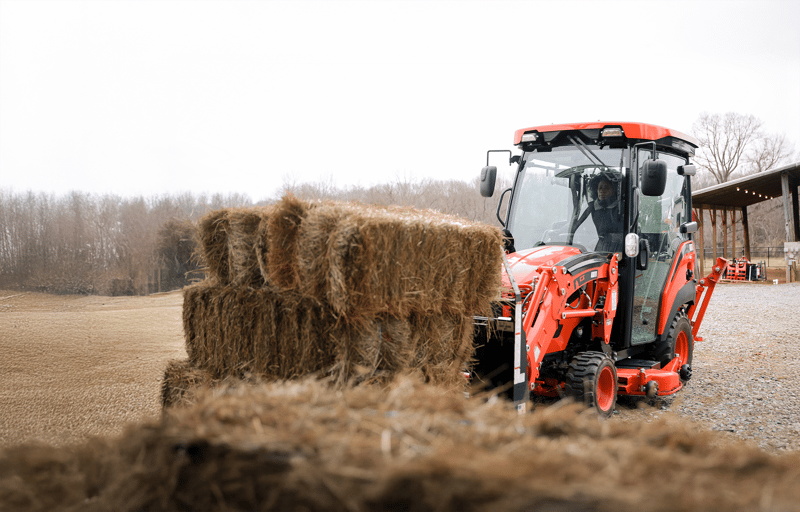 Compact tractor Kioti CS2530H Cab