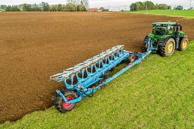 Plow LEMKEN Diamant 18