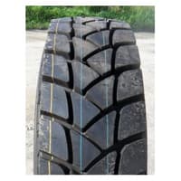 Mirage вантажна шина 315/80R22.5 156/152L MG768 — крупний план протектора шини на дорозі