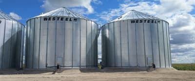 AGI Westeel Flat Bottom Bins, Stiffened, with Commercial Door and Unstructured Roof
