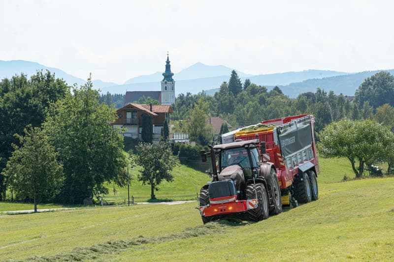 Причіп-підбирач PÖTTINGER JUMBO 8000