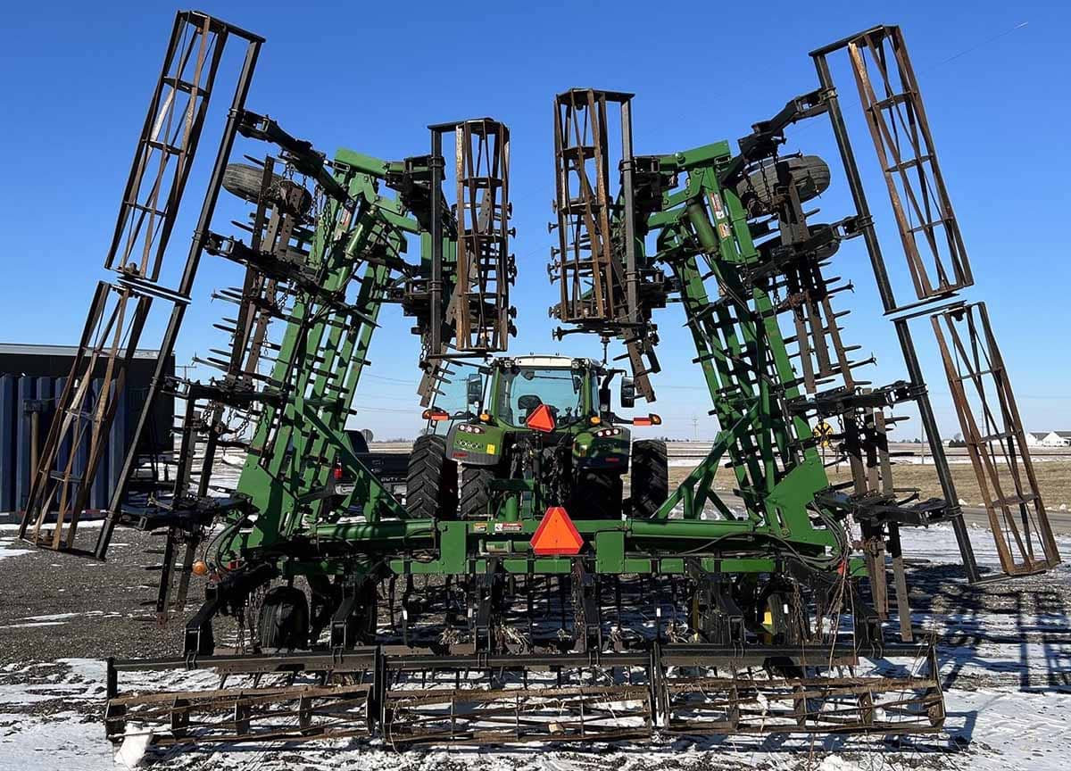 Культиватор John Deere 980