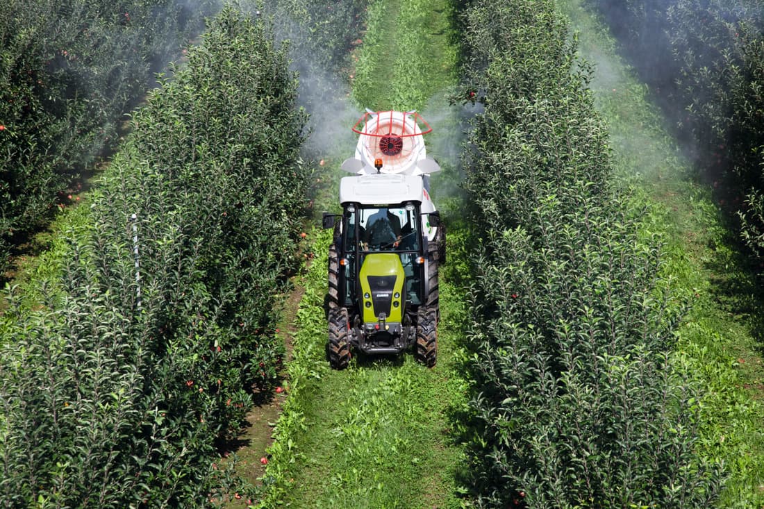Садовый трактор CLAAS NEXOS 230 F 4WD
