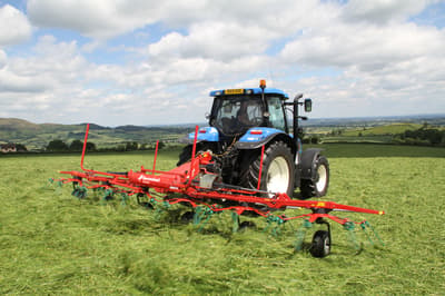 Tedder Kverneland 8576