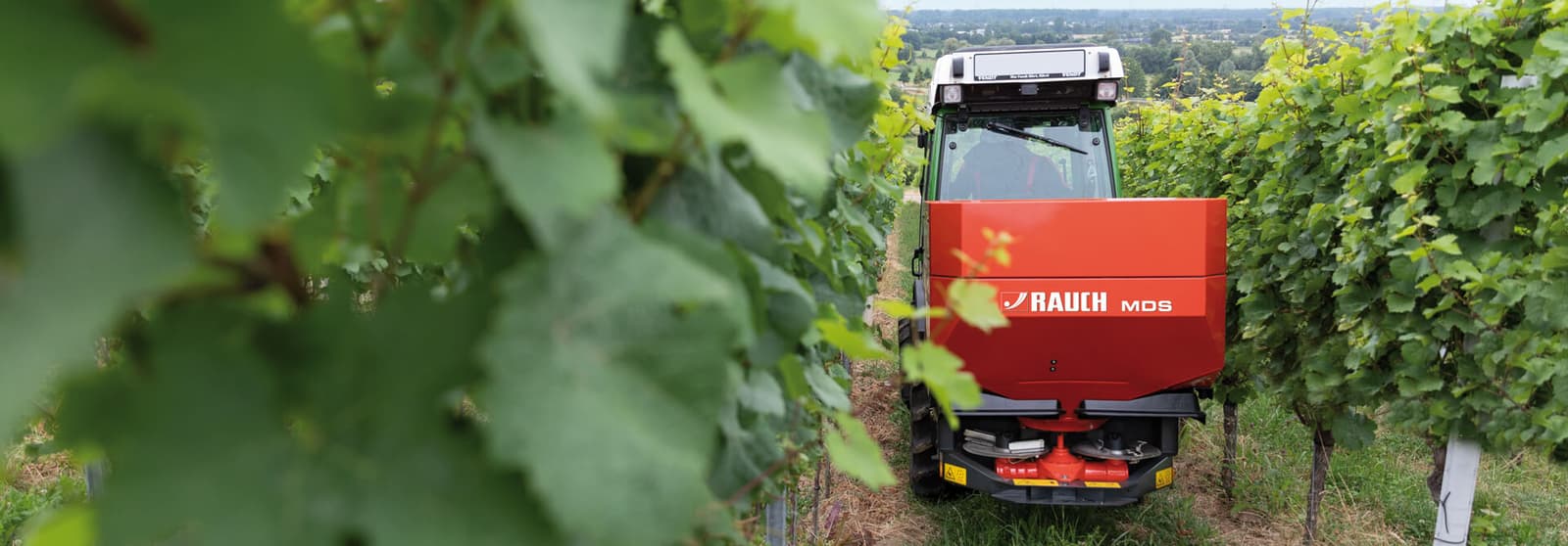 Fertilizer spreader RAUCH MDS 8.2