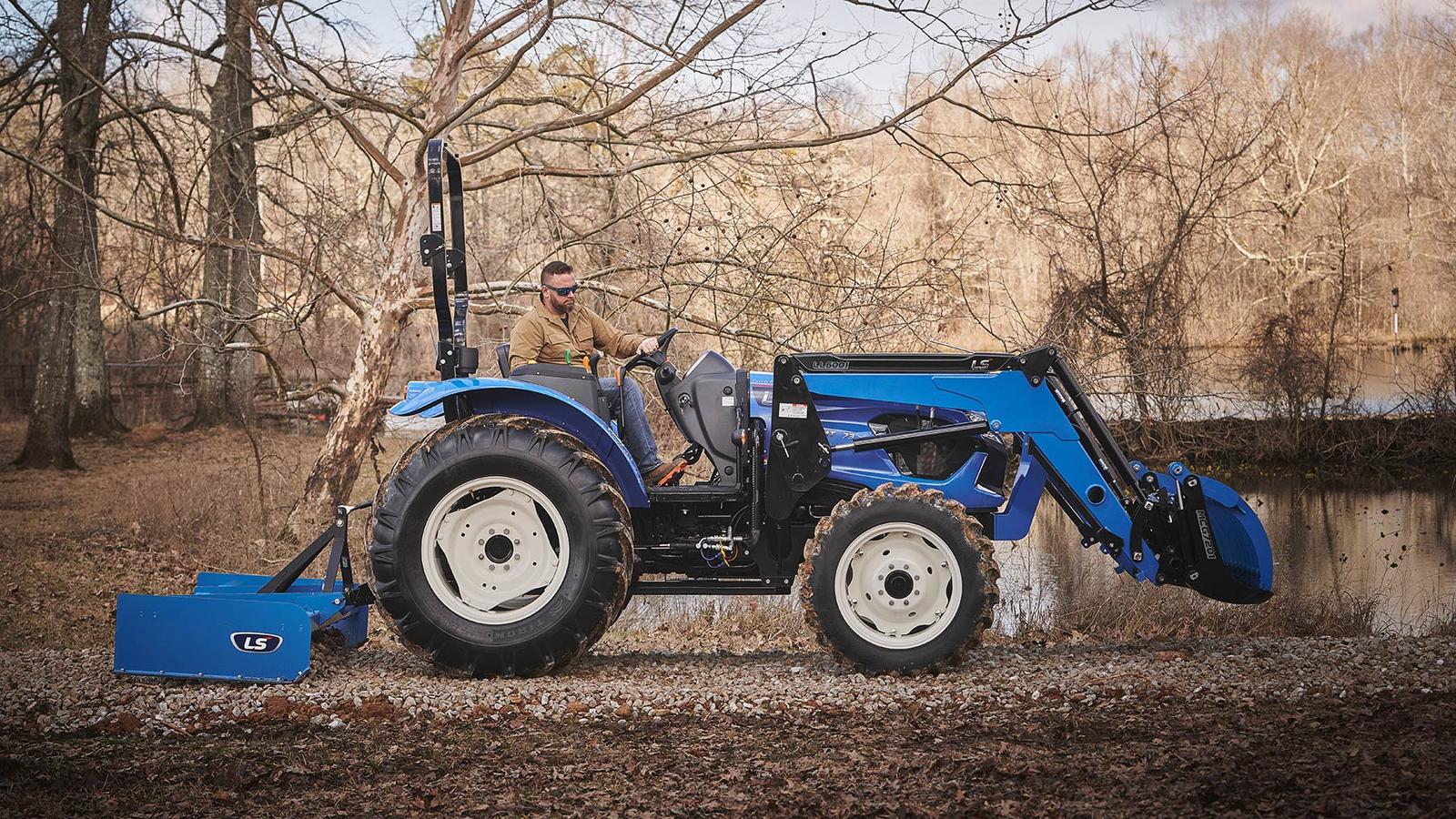 Универсальный трактор LS Tractor MT463PS