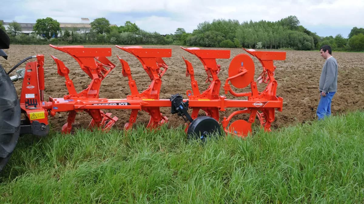 Соқа KUHN MASTER 103