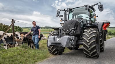 Utility tractor Valtra A115