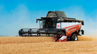 Combine harvester Rostselmash RSM 161