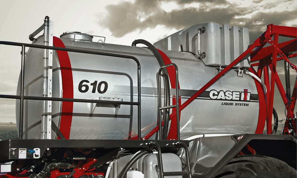 Самохідний обприскувач Case IH 610 Liquid System
