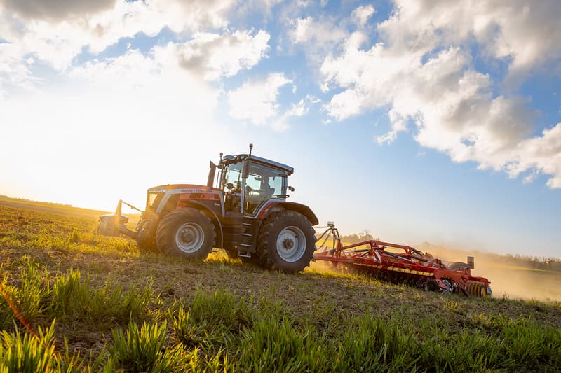 Просапний трактор Massey Ferguson MF 8S.305 Xtra