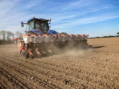 Precision planter Kverneland Optima F