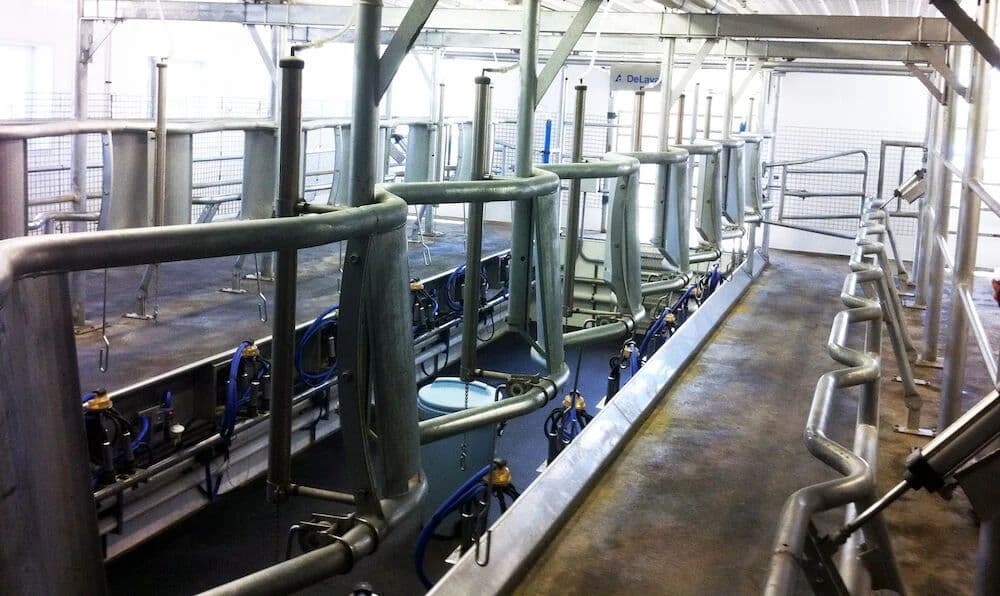 Обладнання доїльного залу DeLaval HB30