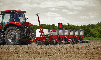 Precision planter Case IH 1225 Rigid Trailing