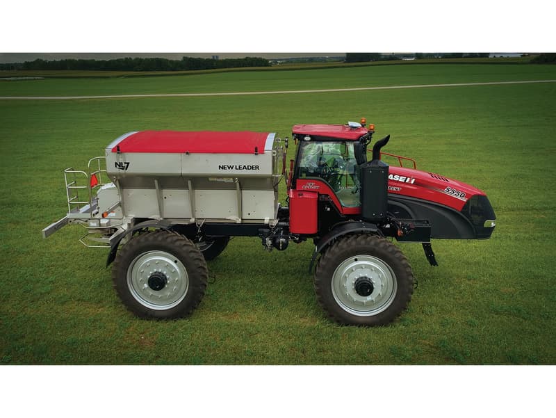 Self-Propelled sprayer Case IH Trident 5550