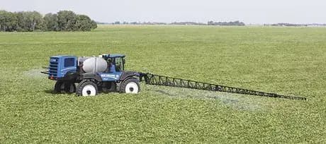 Самохідний обприскувач New Holland SP400F