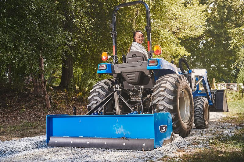 Compact tractor LS Tractor MT232HE