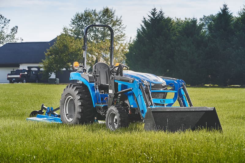 Compact tractor LS Tractor MT242H