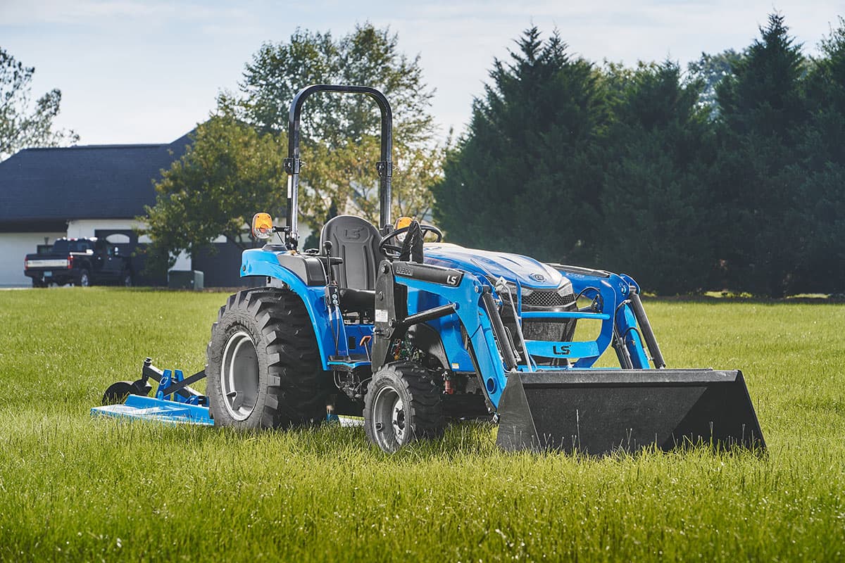 Компактний трактор LS Tractor MT242H