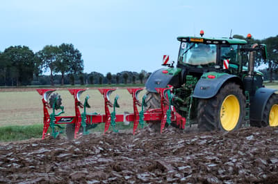 Plow Kverneland 3300 B Variomat