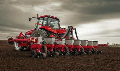 Precision planter Case IH 1235 Mounted Stacker